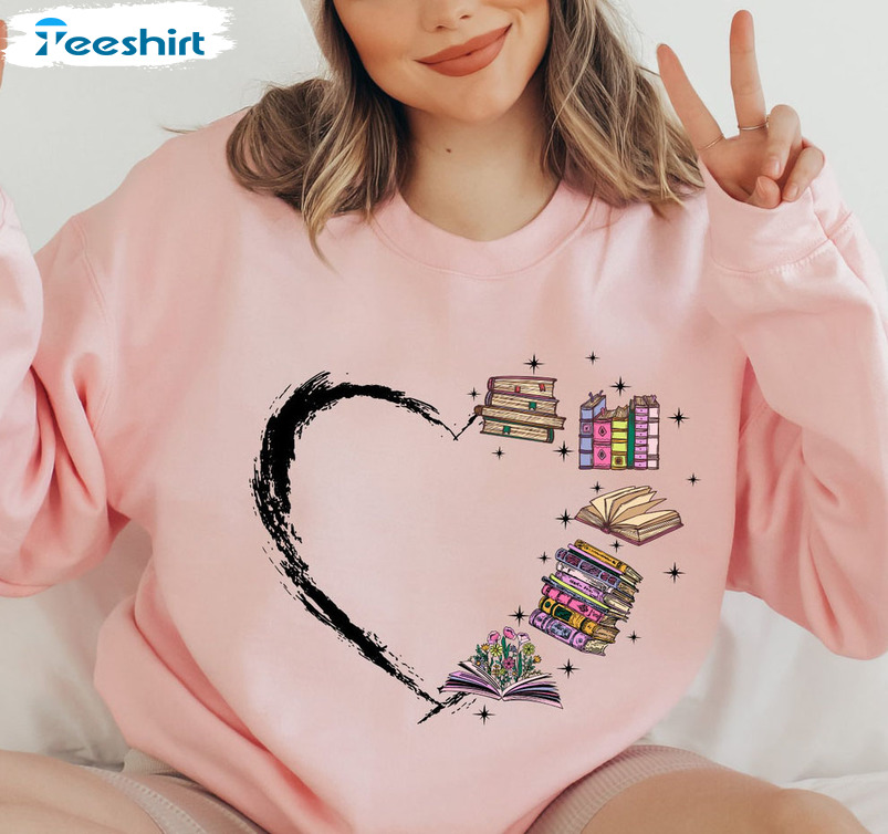 Vintage Book Lover Sweatshirt, Librarian Heart Unisex Hoodie Long Sleeve